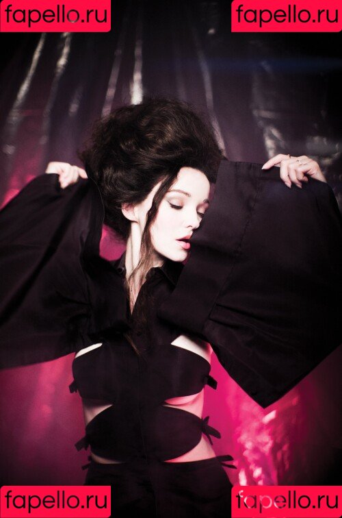 Dove Cameron Onlyfans Photo Gallery 