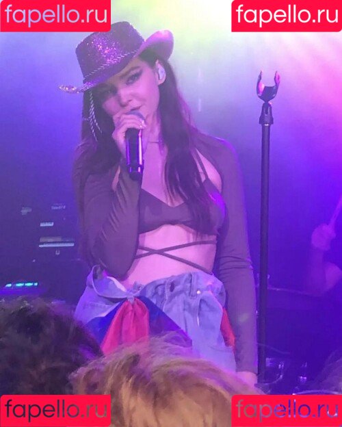 Dove Cameron Onlyfans Photo Gallery 