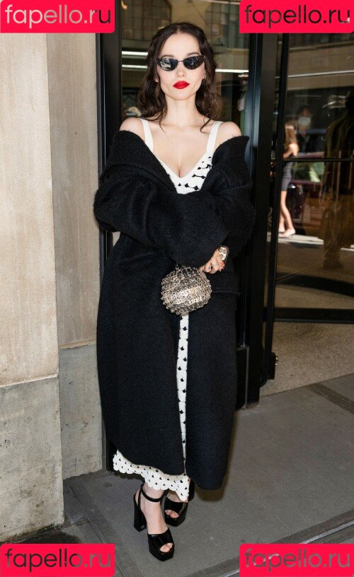 Dove Cameron Onlyfans Photo Gallery 