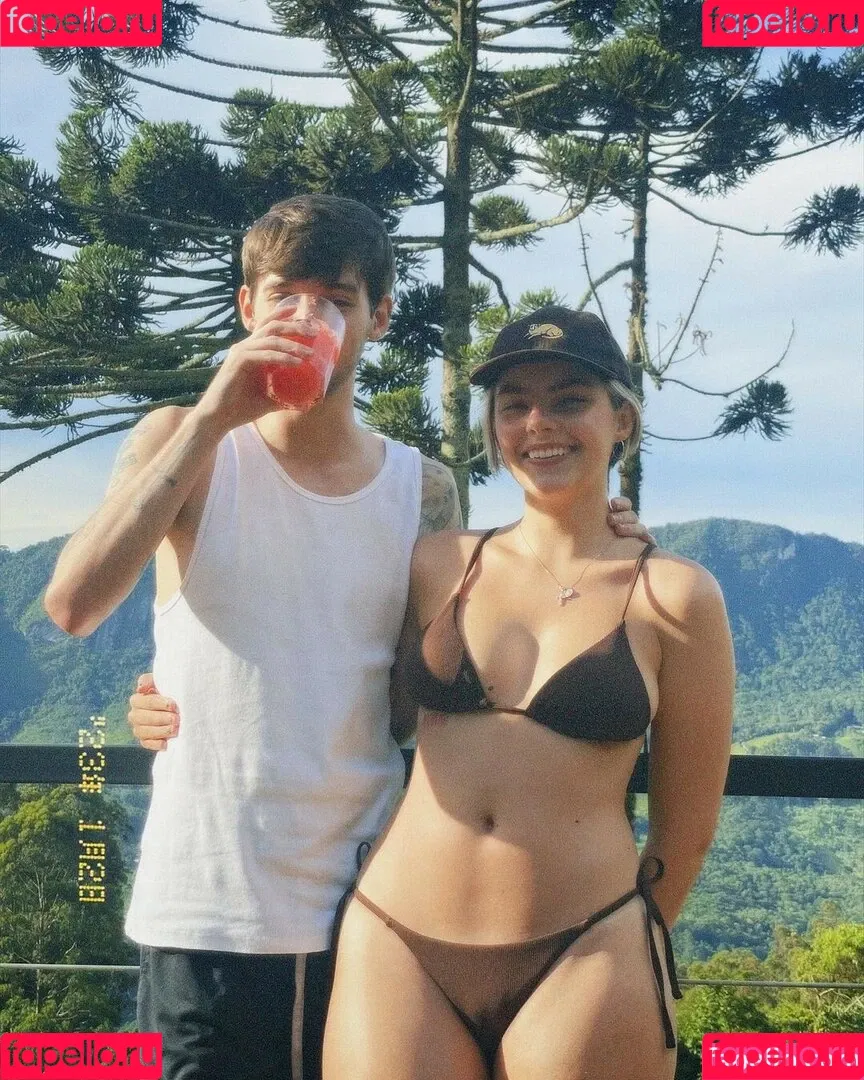 Triz Pariz Onlyfans Photo Gallery 