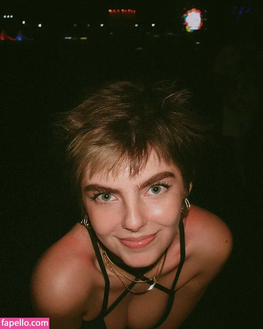 Triz Pariz Onlyfans Photo Gallery 