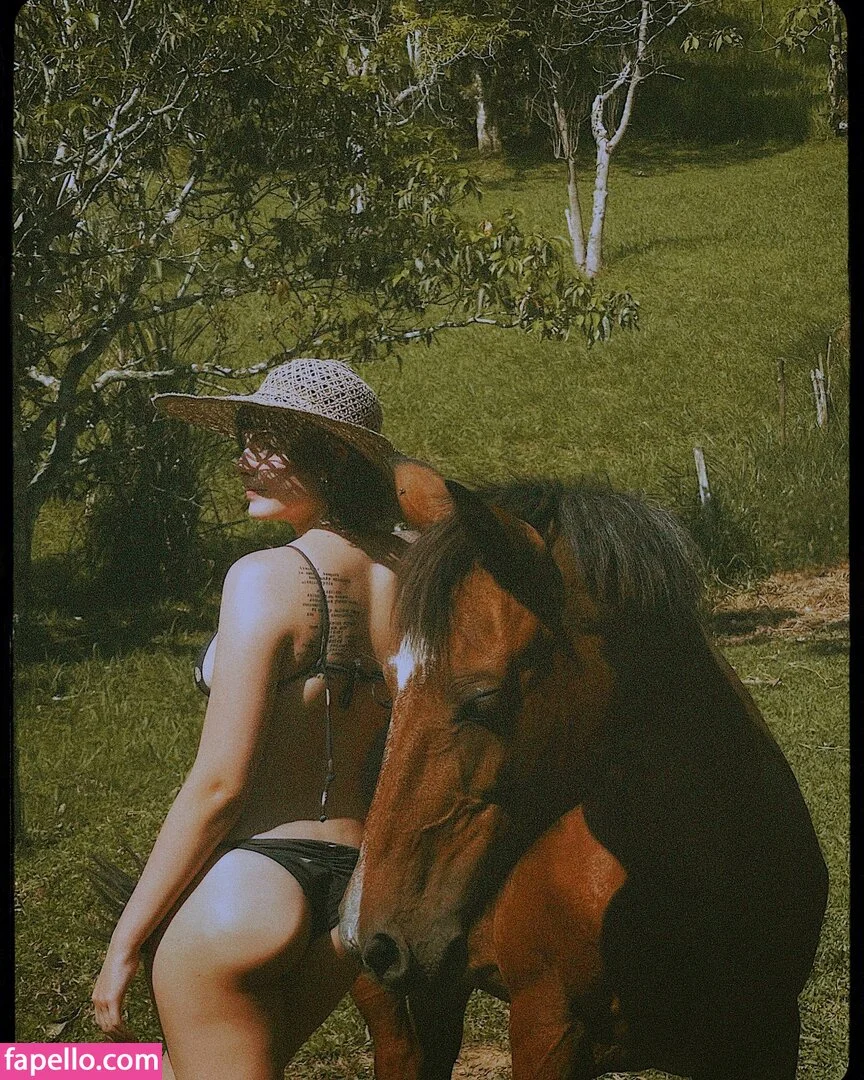 Triz Pariz Onlyfans Photo Gallery 