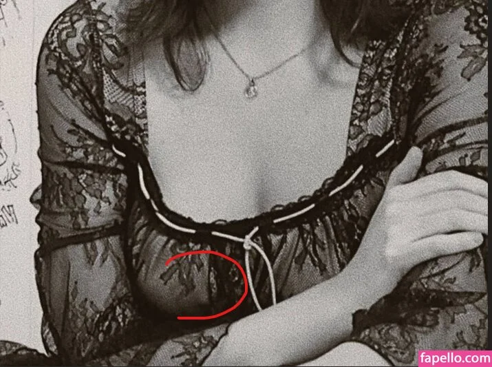 Triz Pariz Onlyfans Photo Gallery 