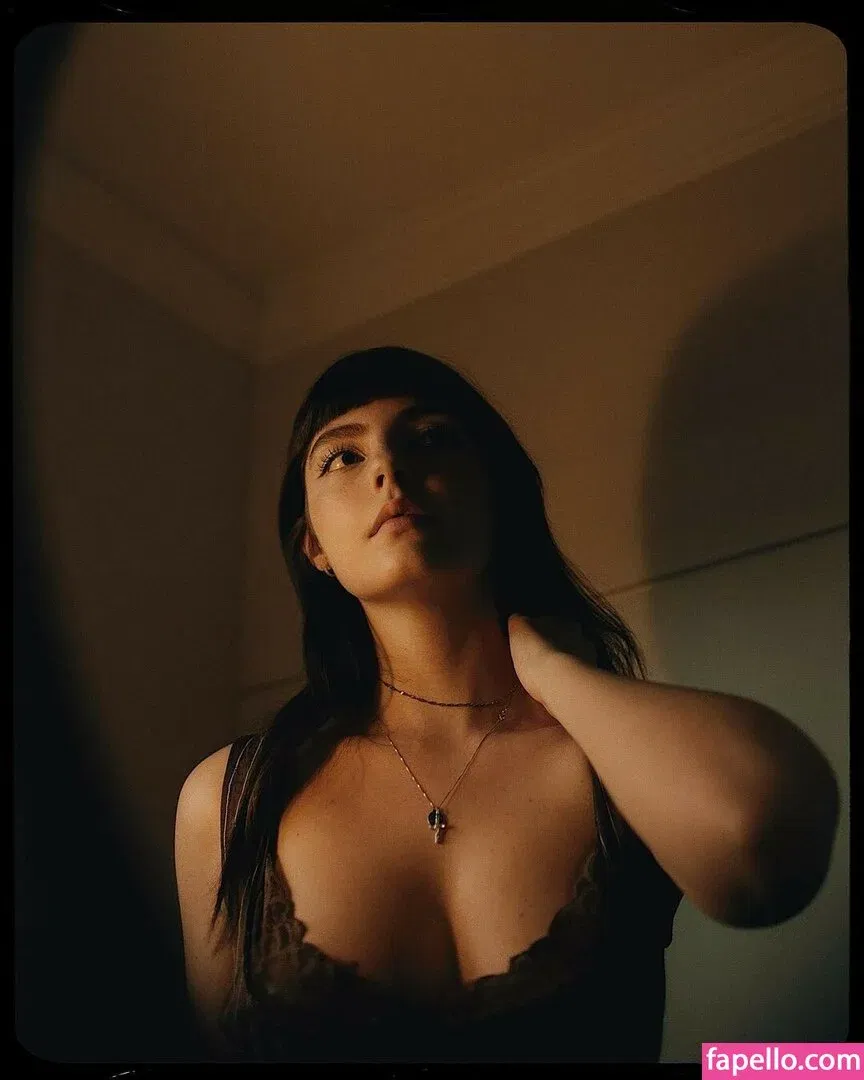 Triz Pariz Onlyfans Photo Gallery 