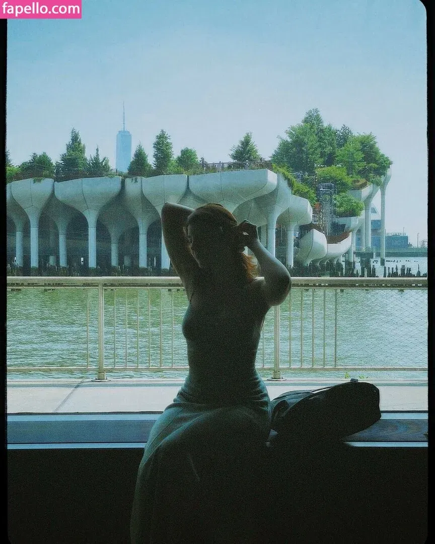 Triz Pariz Onlyfans Photo Gallery 