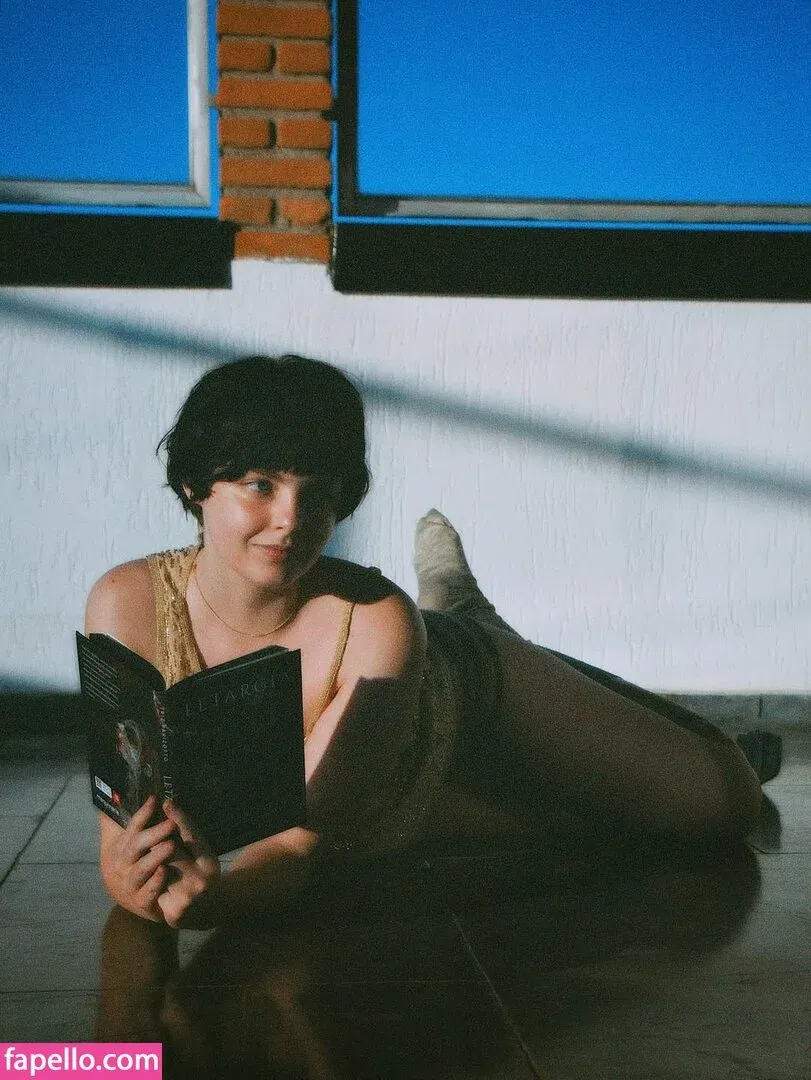 Triz Pariz Onlyfans Photo Gallery 