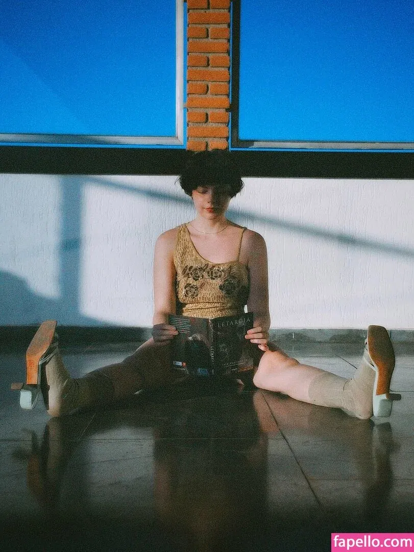 Triz Pariz Onlyfans Photo Gallery 