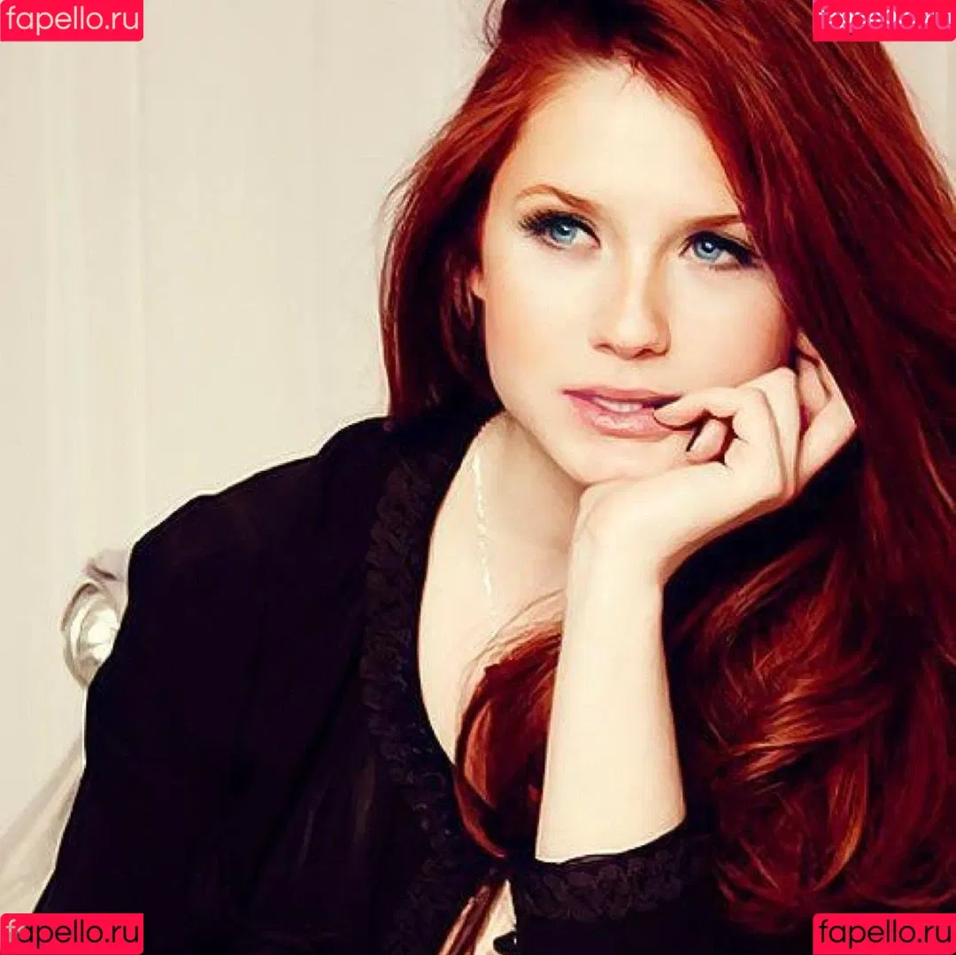 Bonnie Wright Onlyfans Photo Gallery 