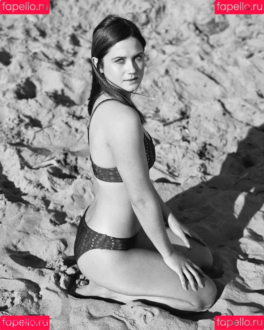 Bonnie Wright Onlyfans Photo Gallery 