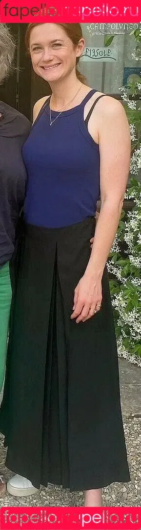 Bonnie Wright Onlyfans Photo Gallery 