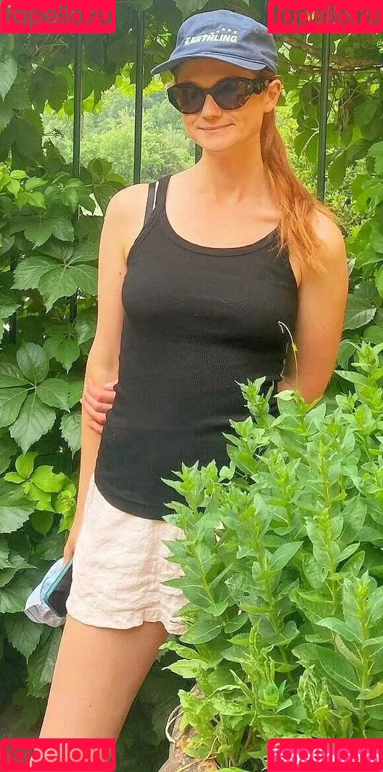 Bonnie Wright Onlyfans Photo Gallery 