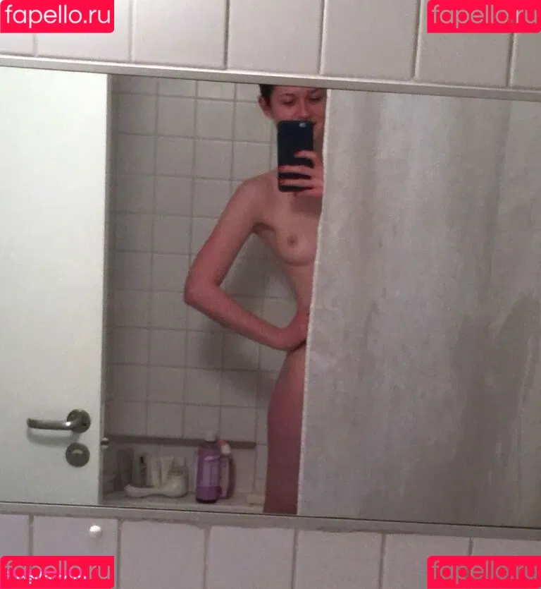 Bonnie Wright Onlyfans Photo Gallery 