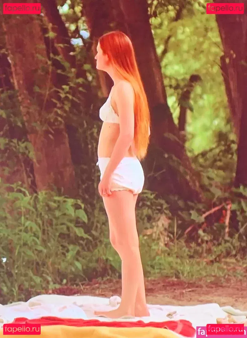 Bonnie Wright Onlyfans Photo Gallery 