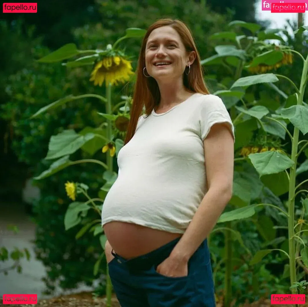 Bonnie Wright Onlyfans Photo Gallery 