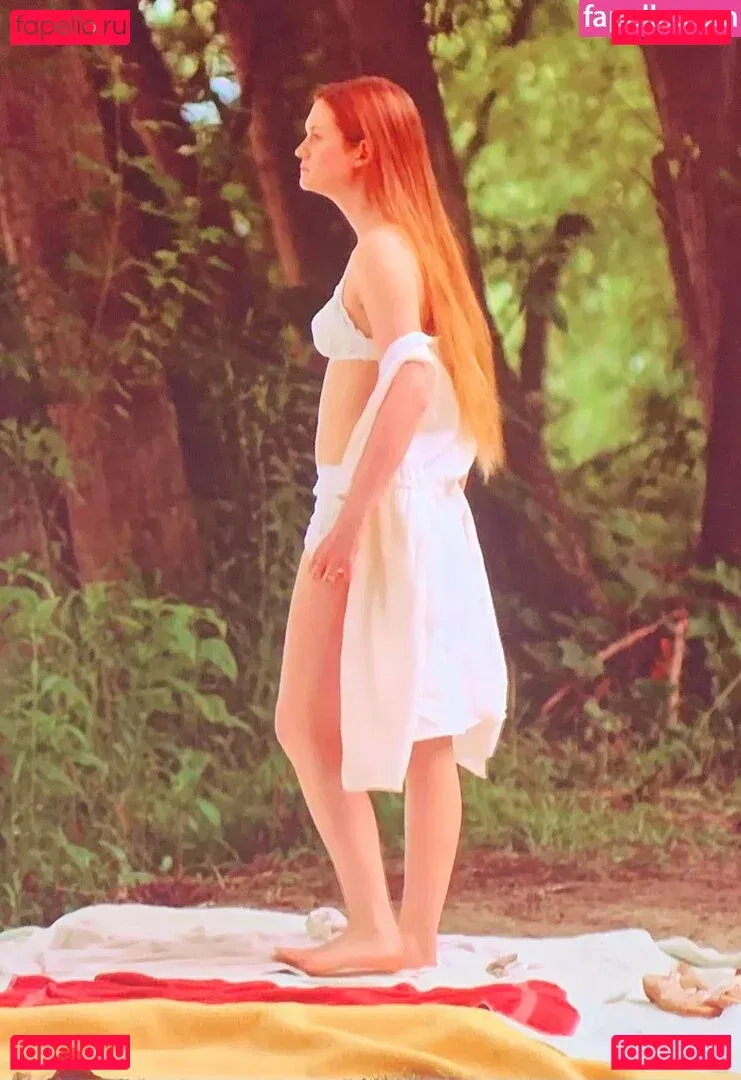 Bonnie Wright Onlyfans Photo Gallery 