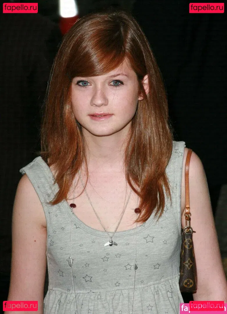 Bonnie Wright Onlyfans Photo Gallery 