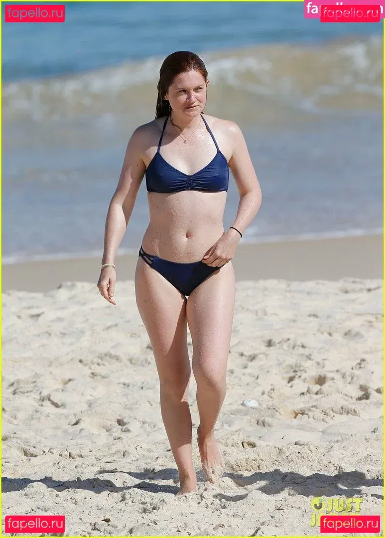 Bonnie Wright Onlyfans Photo Gallery 