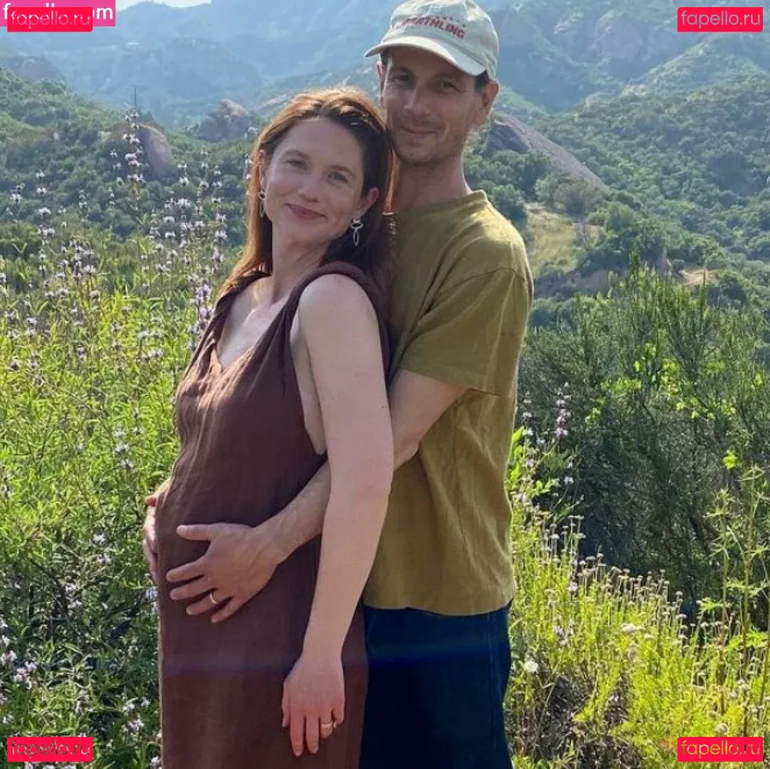 Bonnie Wright Onlyfans Photo Gallery 