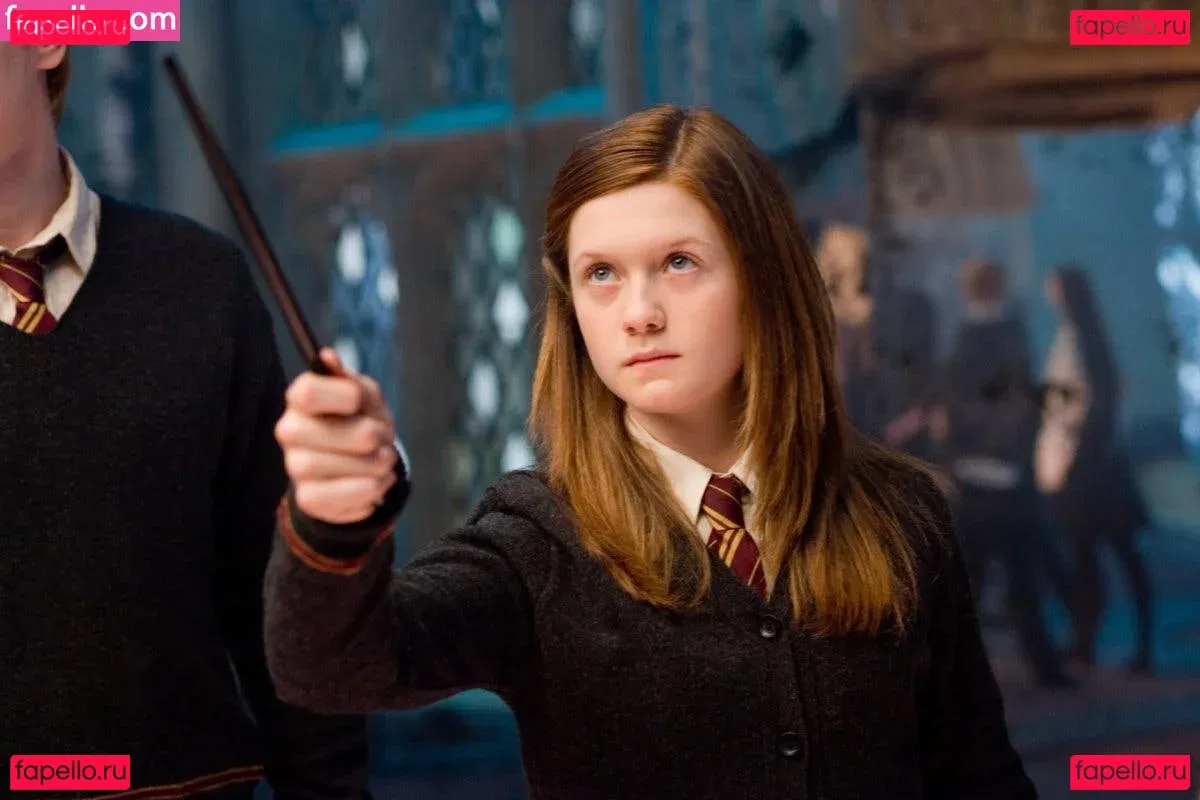 Bonnie Wright Onlyfans Photo Gallery 