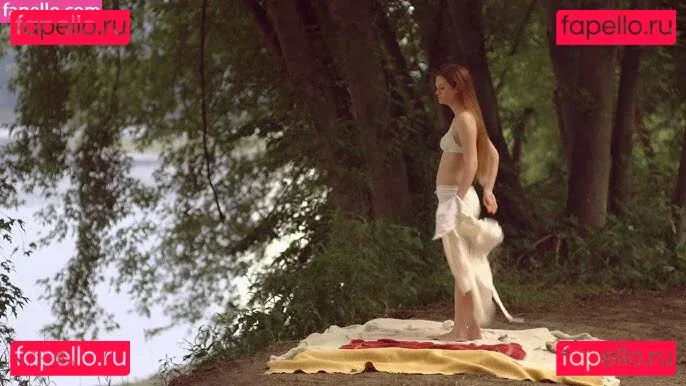 Bonnie Wright Onlyfans Photo Gallery 