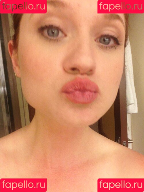 Bonnie Wright Onlyfans Photo Gallery 