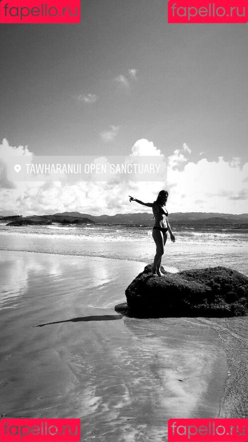 Bonnie Wright Onlyfans Photo Gallery 