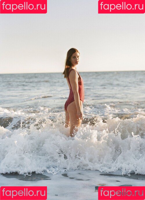 Bonnie Wright Onlyfans Photo Gallery 