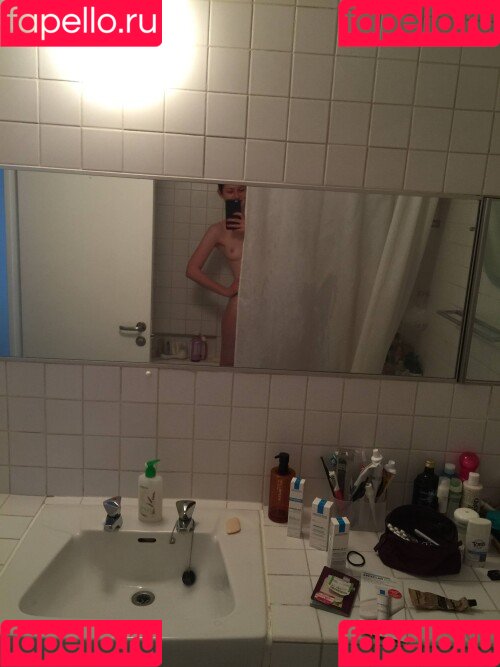 Bonnie Wright Onlyfans Photo Gallery 