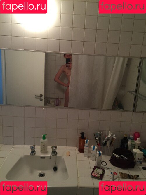 Bonnie Wright Onlyfans Photo Gallery 