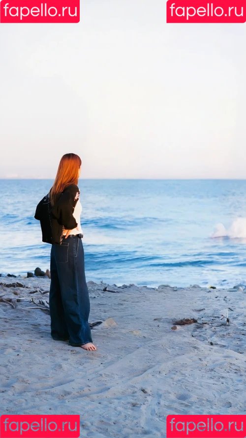 Bonnie Wright Onlyfans Photo Gallery 