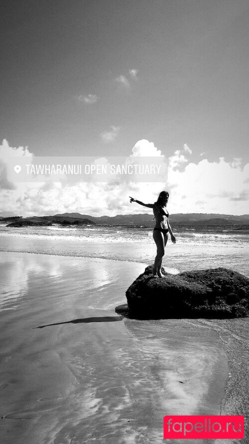 Bonnie Wright Onlyfans Photo Gallery 