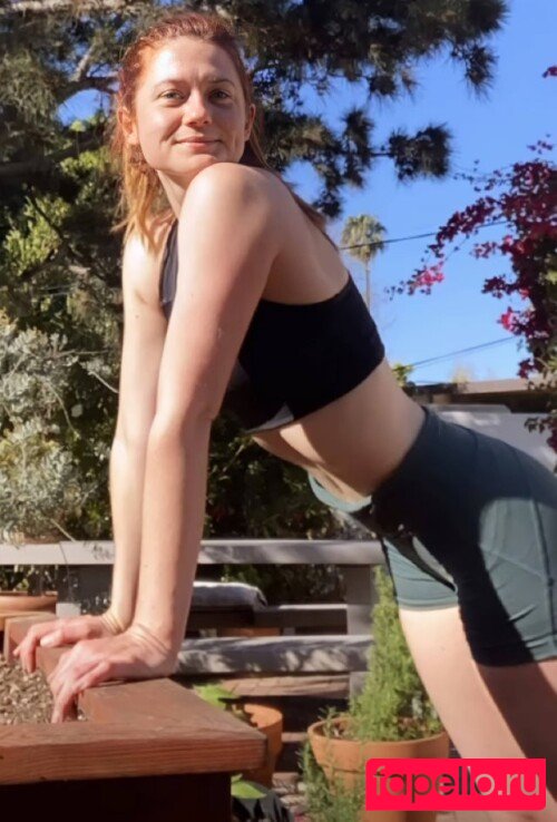 Bonnie Wright Onlyfans Photo Gallery 