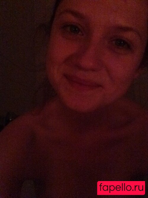 Bonnie Wright Onlyfans Photo Gallery 