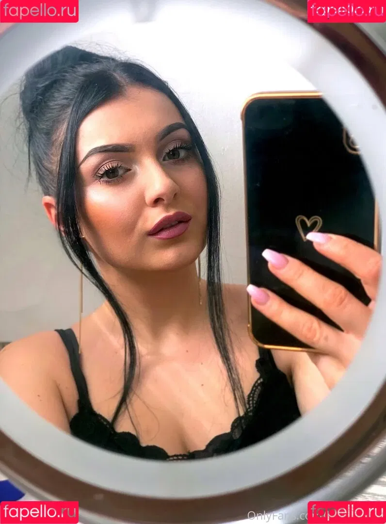 belladiablo Onlyfans Photo Gallery 