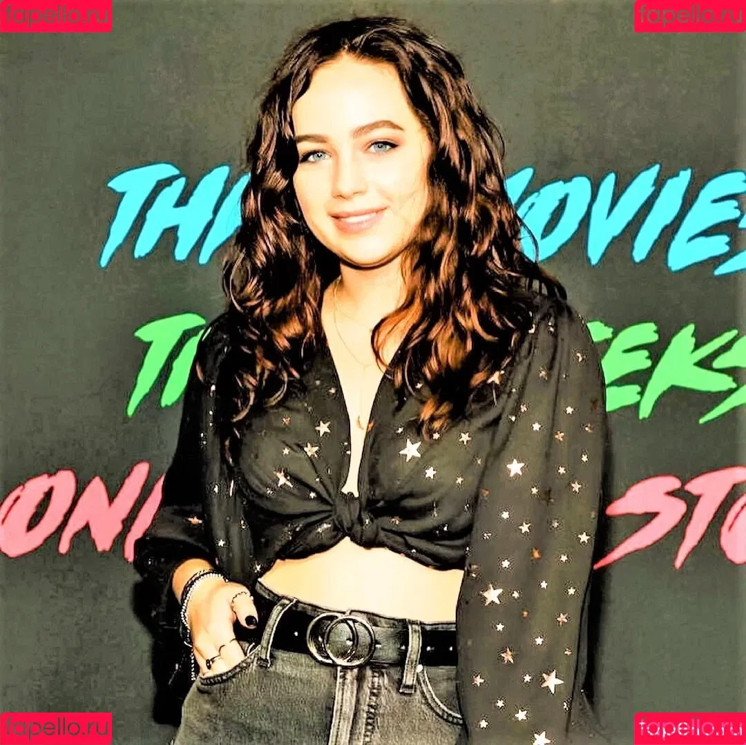 Mary Mouser Onlyfans Photo Gallery 