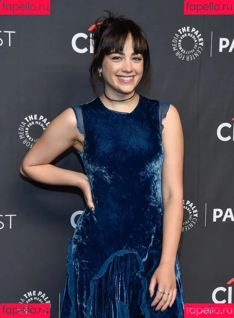 Mary Mouser Onlyfans Photo Gallery 