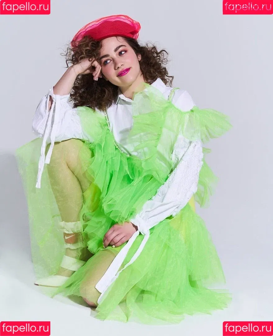 Mary Mouser Onlyfans Photo Gallery 