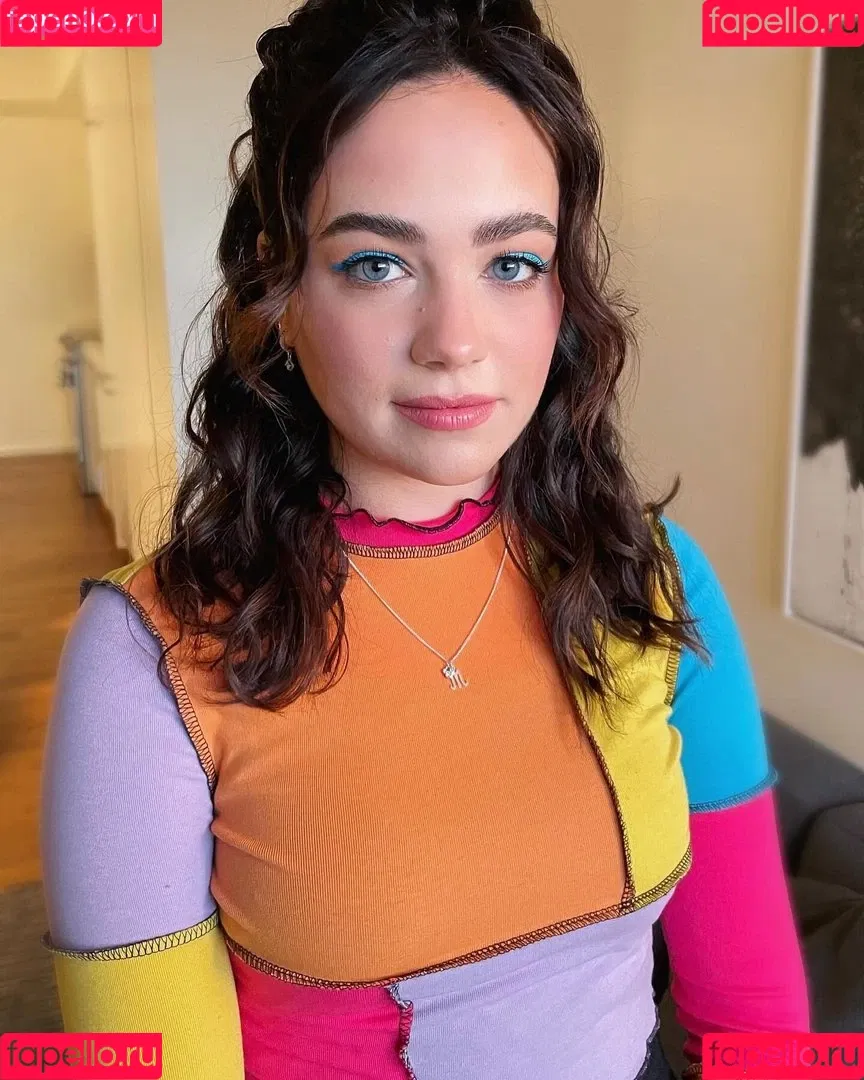 Mary Mouser Onlyfans Photo Gallery 