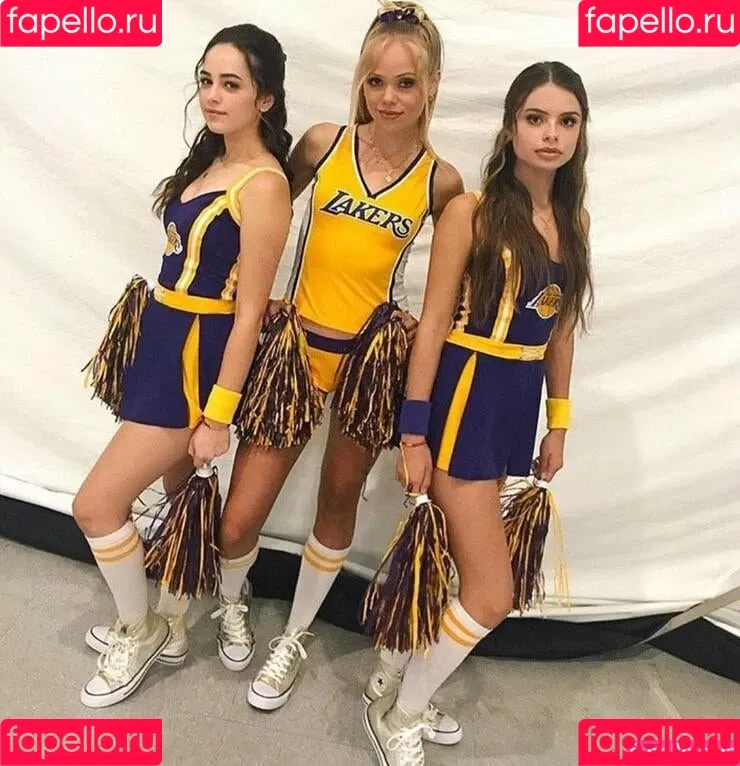 Mary Mouser Onlyfans Photo Gallery 