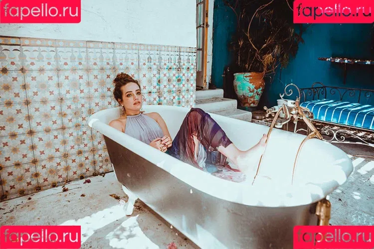 Mary Mouser Onlyfans Photo Gallery 