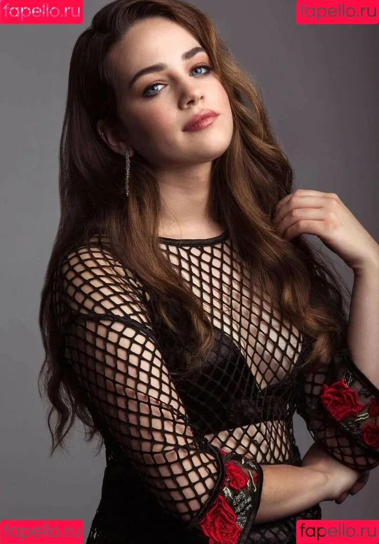 Mary Mouser Onlyfans Photo Gallery 
