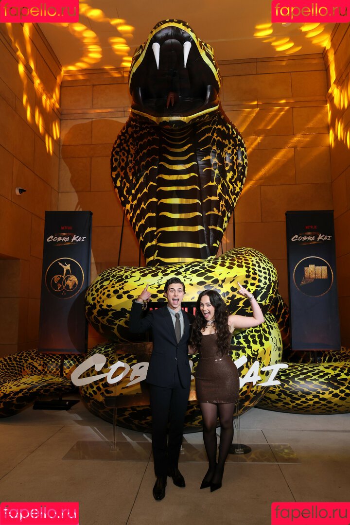 Mary Mouser Onlyfans Photo Gallery 