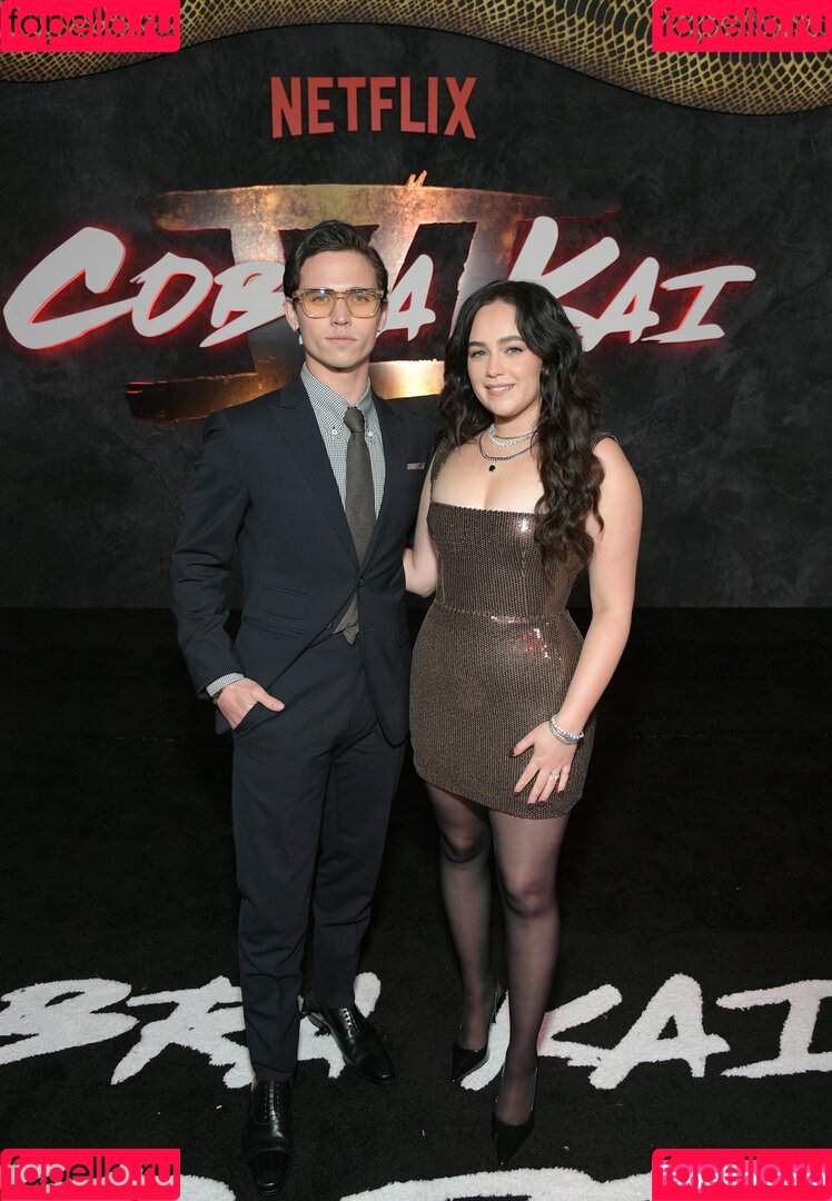 Mary Mouser Onlyfans Photo Gallery 