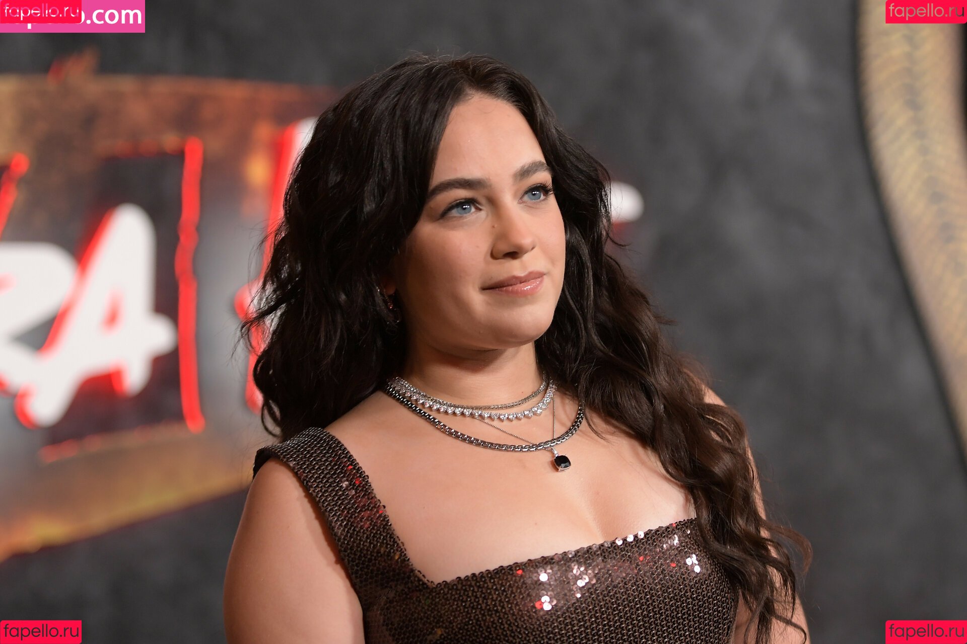 Mary Mouser Onlyfans Photo Gallery 