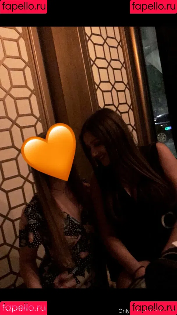 Zara Zahir Onlyfans Photo Gallery 