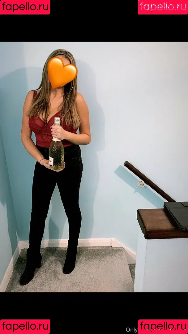 Zara Zahir Onlyfans Photo Gallery 