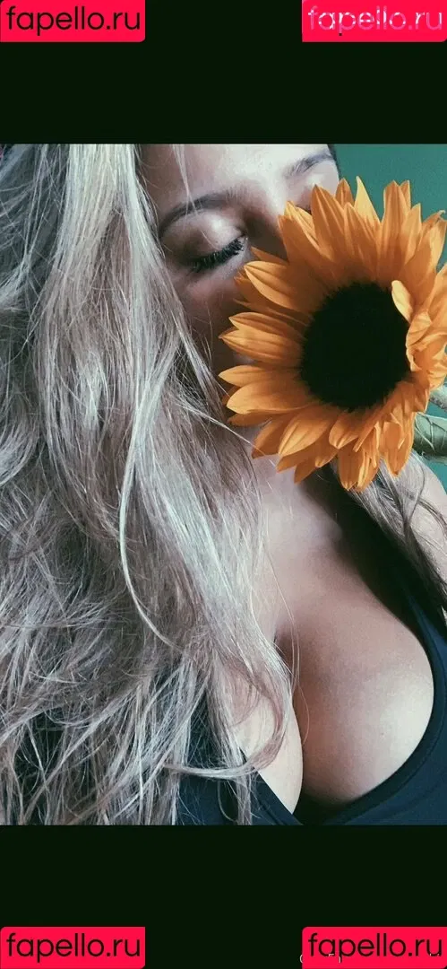Zara Zahir Onlyfans Photo Gallery 