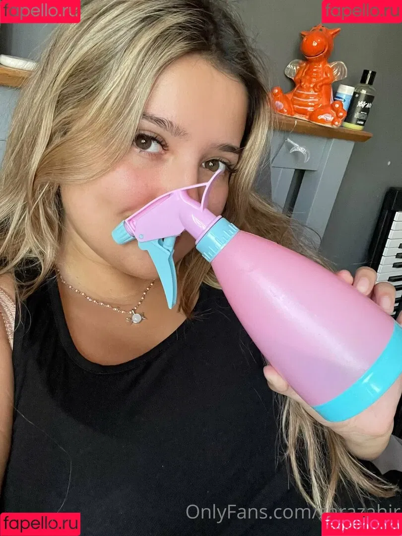 Zara Zahir Onlyfans Photo Gallery 