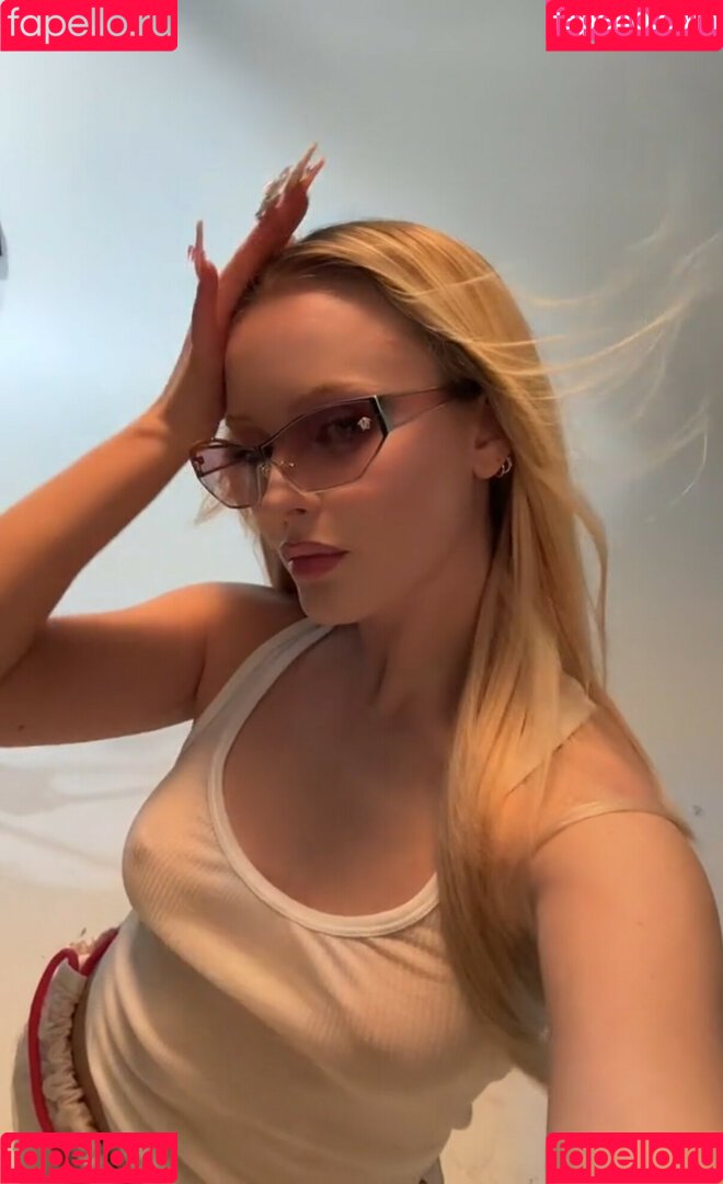 Zara Zahir Onlyfans Photo Gallery 