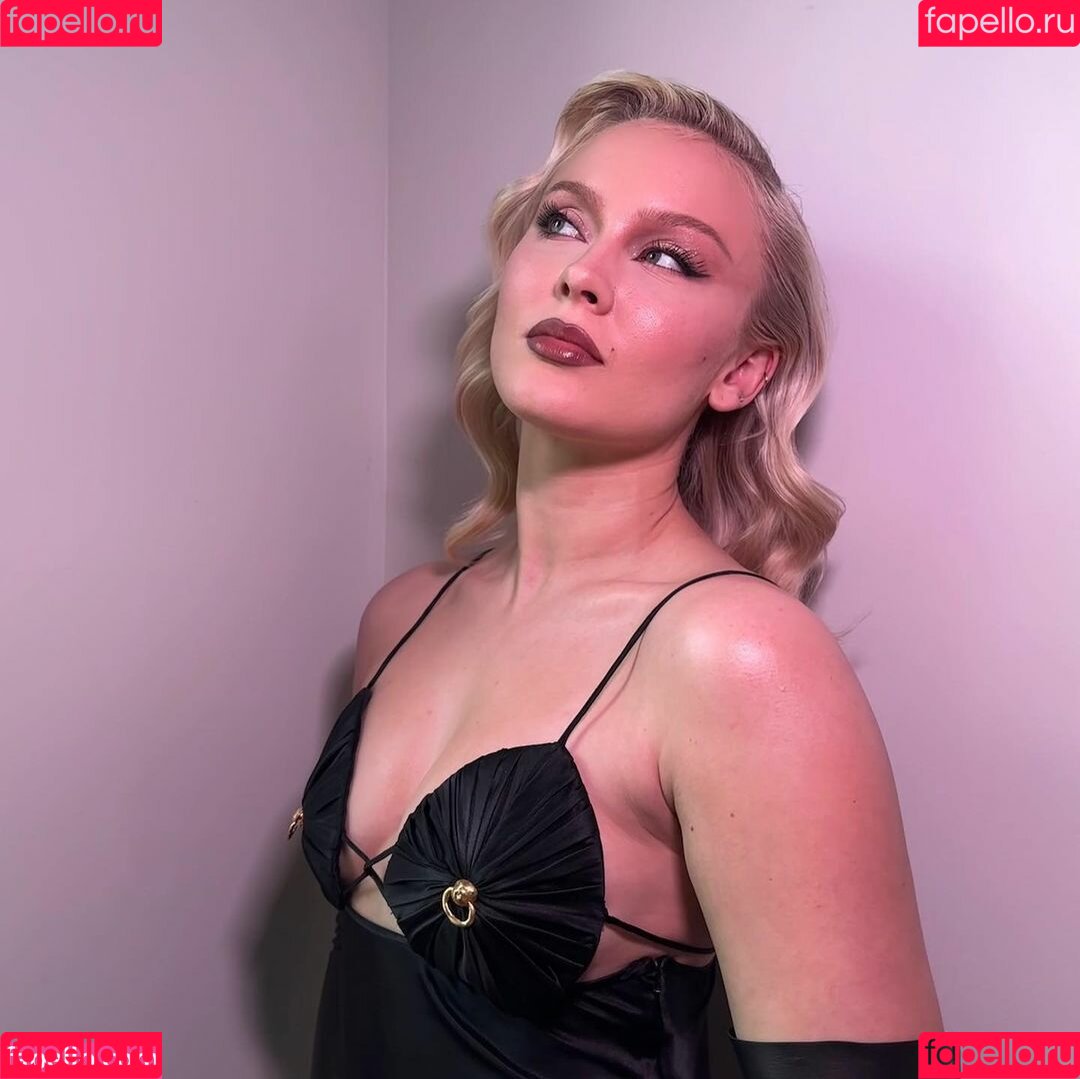 Zara Zahir Onlyfans Photo Gallery 